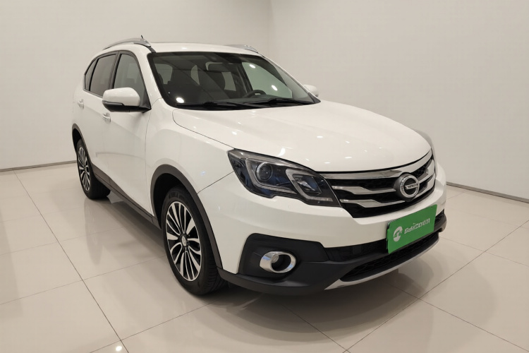 广汽传祺 传祺GS5 Super 2016款 2.0L 自动两驱周年纪念版车身外观3