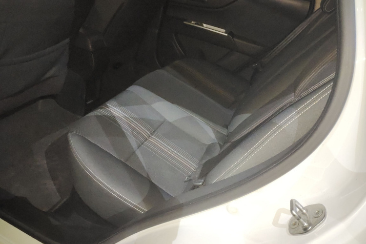 东风风神AX3 2016款 1.5L 自动尊酷型中控内饰21