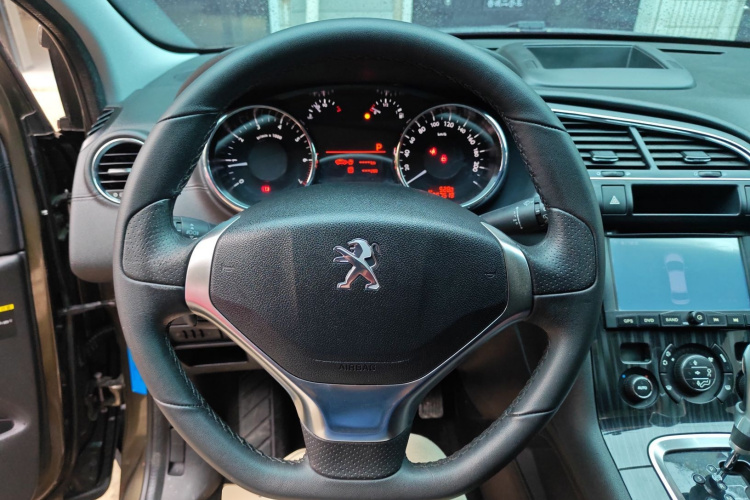 标致3008 2013款 2.0L 自动潮流版局部细节13