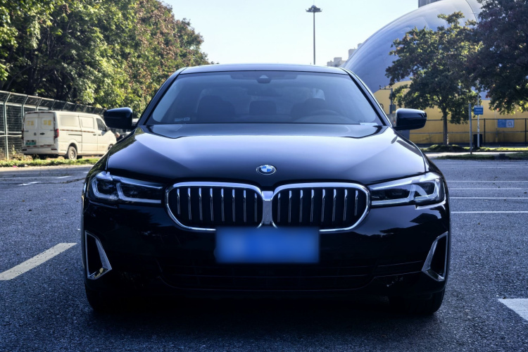 宝马5系 2021款 改款 530Li 领先型 豪华套装车身外观6011