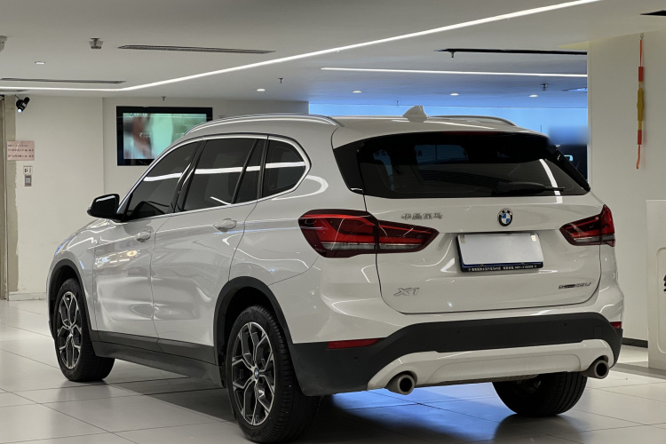 宝马X1 2022款 sDrive25Li 领先型车身外观6004