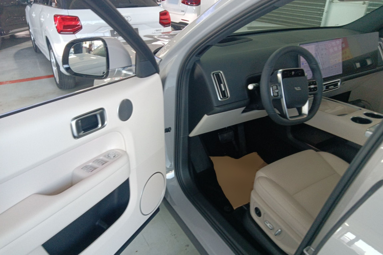 理想汽车 理想L6 2025款 Pro 智能焕新版中控内饰20