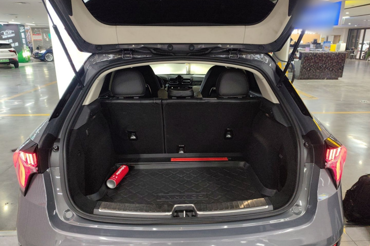 领克02 2018款 1.5T DCT两驱耀Pro版 国V机舱底盘23