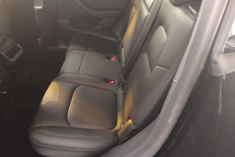 特斯拉 Model Y 2022款 改款 后轮驱动版中控内饰7004