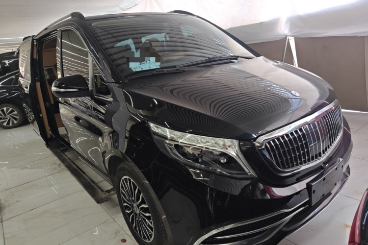 奔驰 威霆 2018款 2.0T 商务版 国VI车身外观3