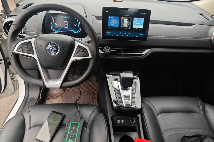 比亚迪 元新能源 2019款 EV535 智联领潮型中控内饰12