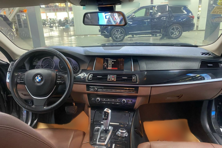 宝马5系 2017款 520Li 典雅型中控内饰7004