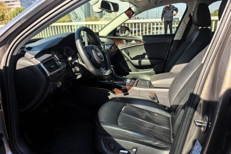 奥迪A6L新能源 2018款 40 e-tron中控内饰7003