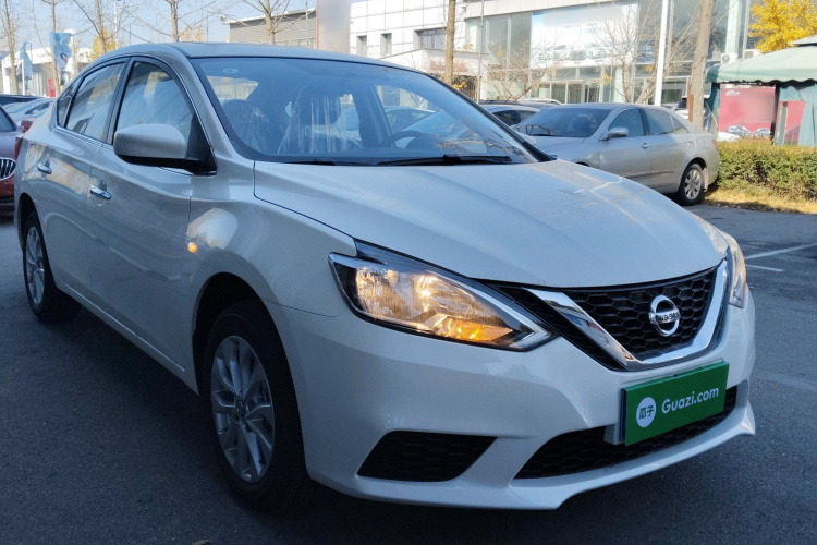 日产 轩逸 2024款 改款三 经典 1.6XE CVT舒适版车身外观3