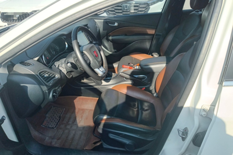 菲亚特 菲翔 2015款 1.4T 自动劲享版中控内饰19