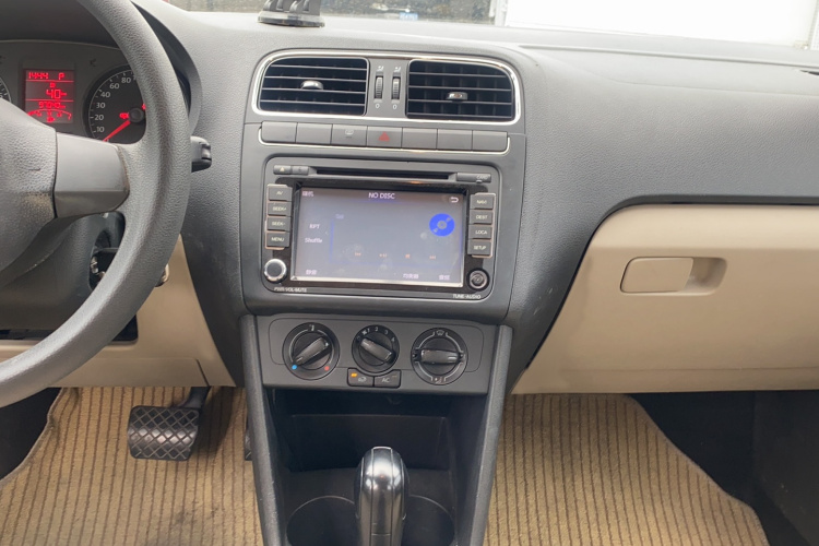 大众 Polo 2013款 1.6L 自动舒适版局部细节16