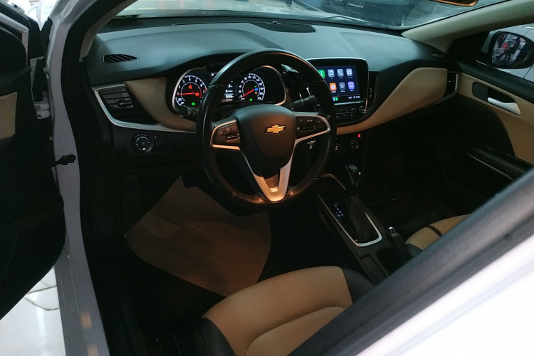 雪佛兰 科鲁泽 2022款 320 自动悦享天窗版中控内饰12