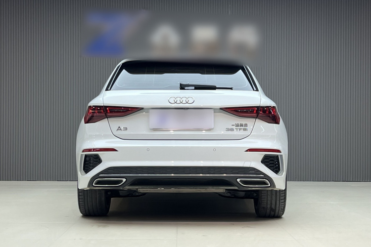 奥迪A3 2024款 Sportback 35 TFSI 豪华运动型车身外观6002
