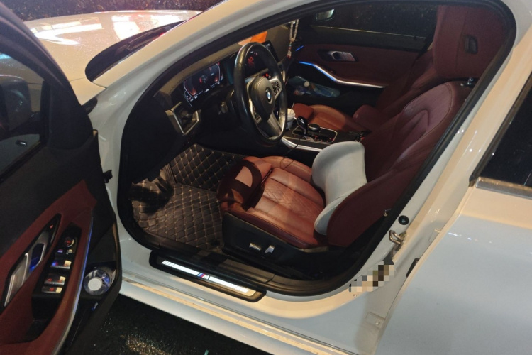 宝马3系 2022款 325i M运动套装中控内饰20