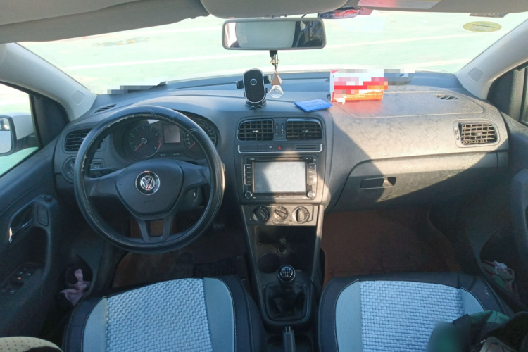 大众 Polo 2016款 1.4L 手动风尚型中控内饰12