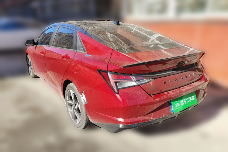 现代 伊兰特 2022款 240TGDi DCT TOP旗舰版车身外观5