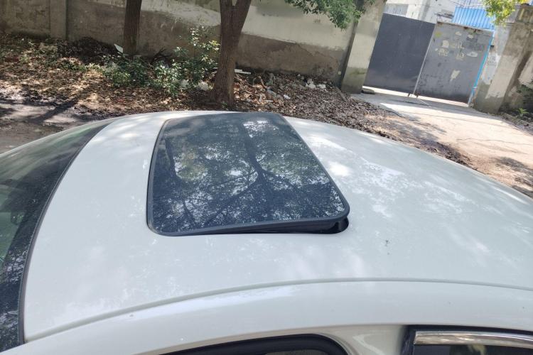 别克 君威 2014款 2.0L 领先时尚型车身外观57