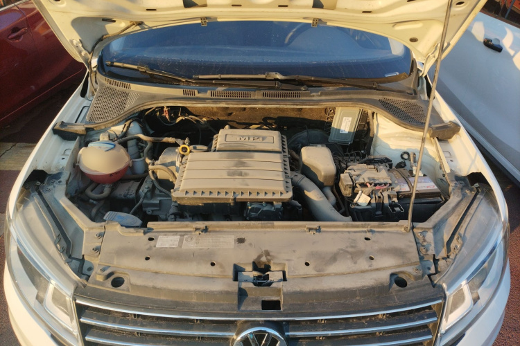 大众 桑塔纳 2016款 1.6L 自动舒适版机舱底盘24