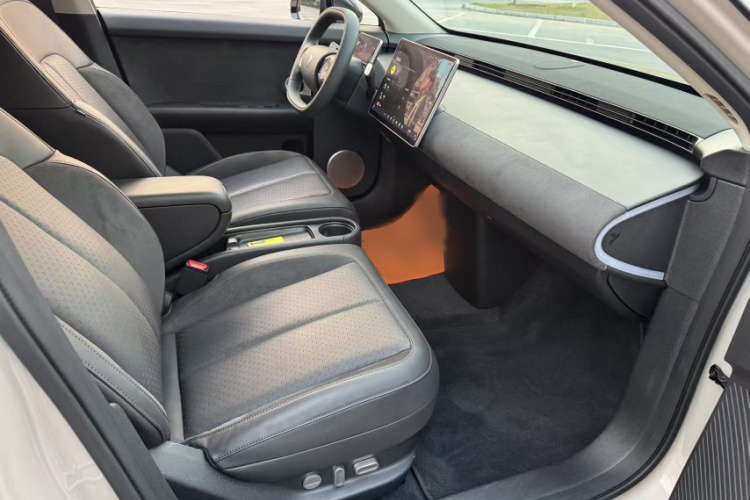 firefly萤火虫 2025款 发光版中控内饰7004