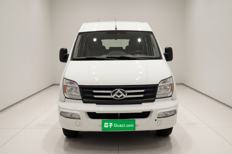 上汽大通MAXUS 新途V80 2021款 2.0T AMT经典傲运通短轴中顶5/6座车身外观2