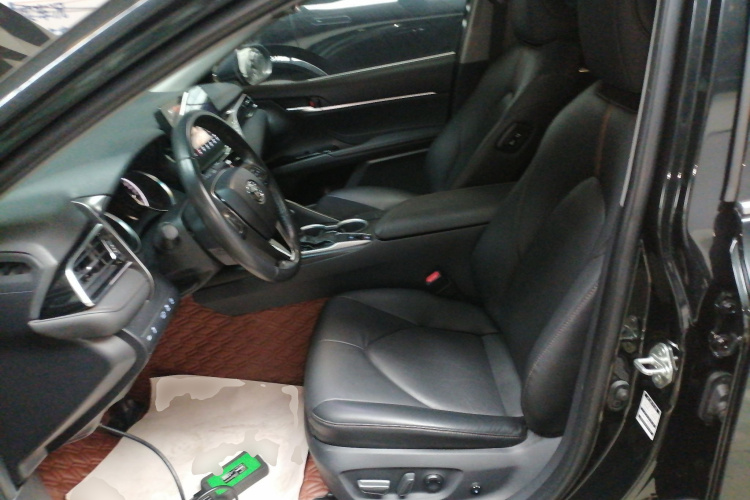 丰田 凯美瑞 2023款 2.0G 豪华版中控内饰19