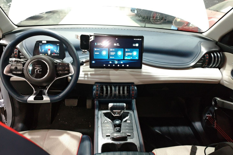 比亚迪 元PLUS 2022款 510KM 尊荣型中控内饰12
