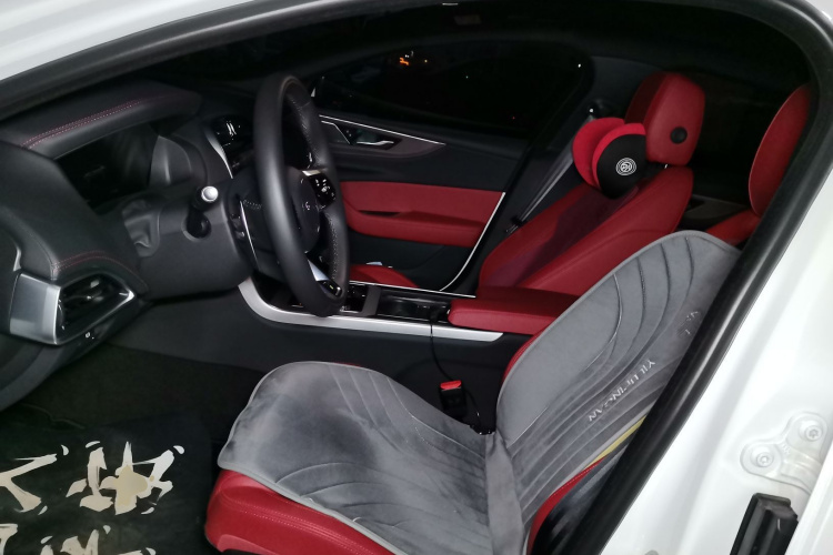 捷豹XEL 2024款 2.0T 250PS R-DYNAMIC S进取运动版中控内饰19