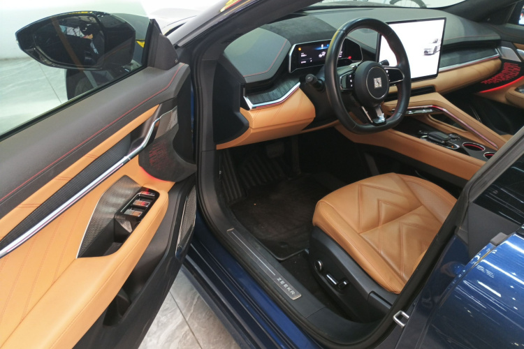 极氪001 2023款 WE版 86kWh中控内饰7003