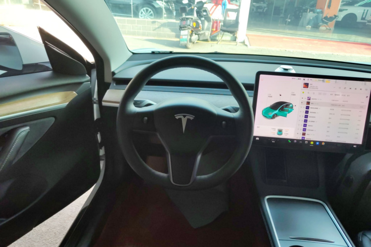 特斯拉 Model 3 2021款 标准续航后驱升级版 3D6中控内饰13