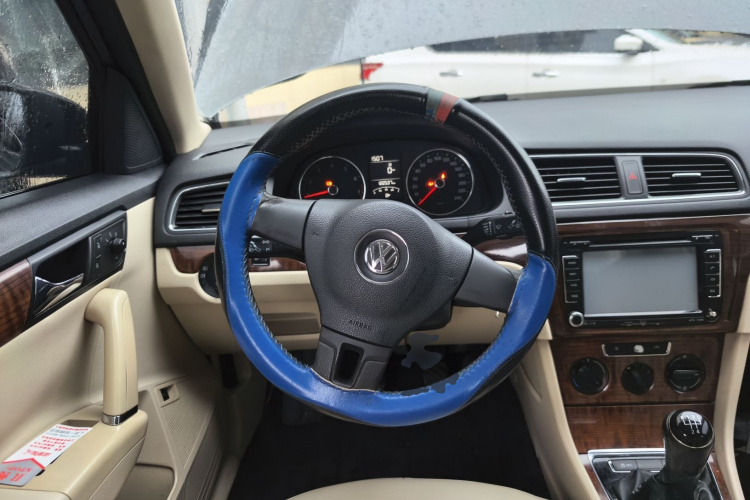 大众 朗逸 2013款 改款经典 1.6L 手动舒适版中控内饰13