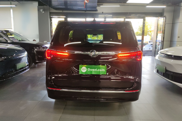 别克GL8 2020款 Avenir艾维亚 六座贤礼版车身外观6