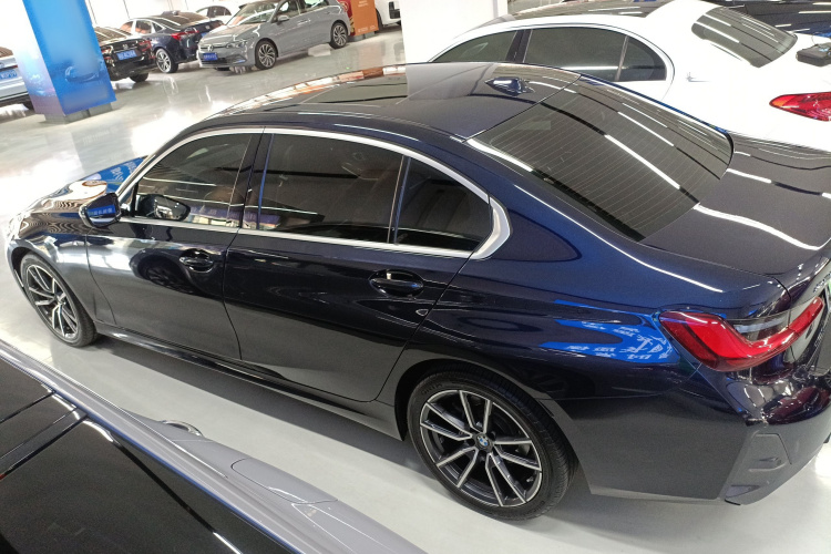 宝马3系 2023款 320Li M运动套装车身外观4