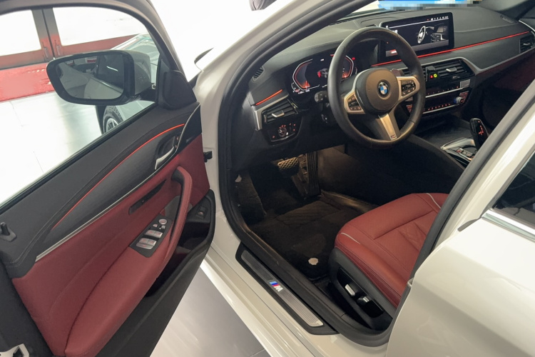 宝马5系 2022款 改款二 530Li xDrive M运动套装中控内饰7002