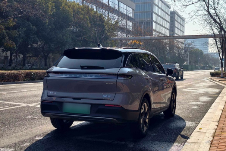 奔腾 悦意07 2025款 210km 悠享版车身外观6006