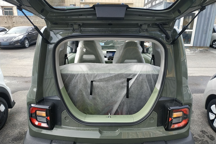 吉利银河 2025款 210km 熊猫骑士机舱底盘23