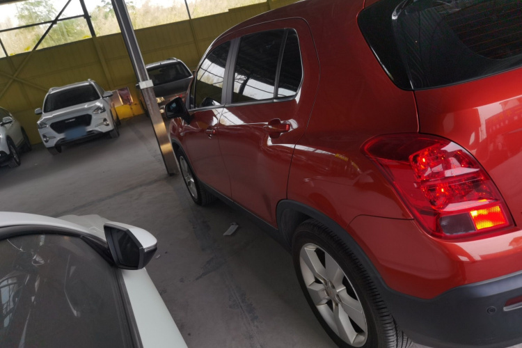 雪佛兰 创酷 2014款 1.4T 自动两驱舒适型车身外观4