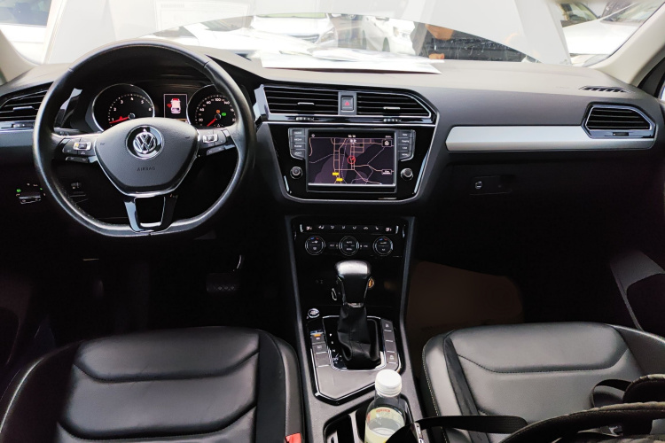大众 途观L 2018款 330TSI 自动两驱豪华版中控内饰7002