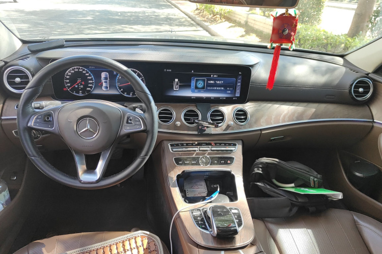 奔驰E级 2018款 改款 E 300 L 豪华型中控内饰7002