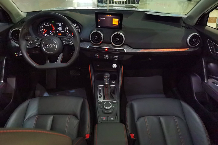 奥迪Q2L 2023款 35TFSI 进取动感型中控内饰7002