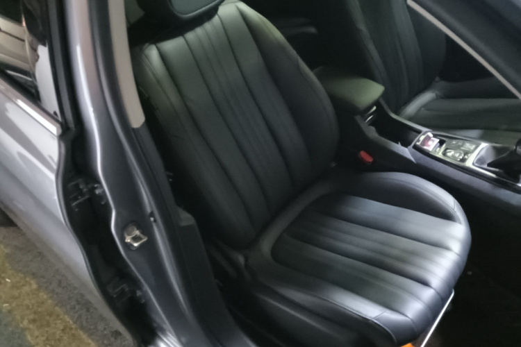 标致408 2022款 1.6T 追光版局部细节41