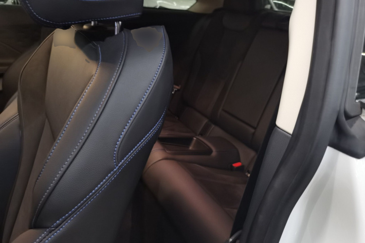 宝马2系(进口) 2023款 225i M运动曜夜套装中控内饰21