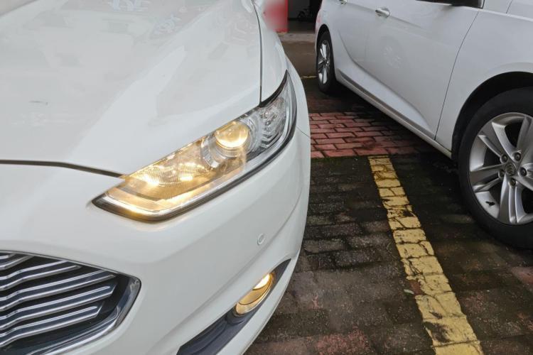 福特 蒙迪欧 2013款 1.5L GTDi180时尚型车身外观36