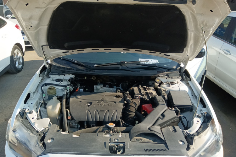 三菱 翼神 2016款 1.8L CVT黑白复刻版机舱底盘24