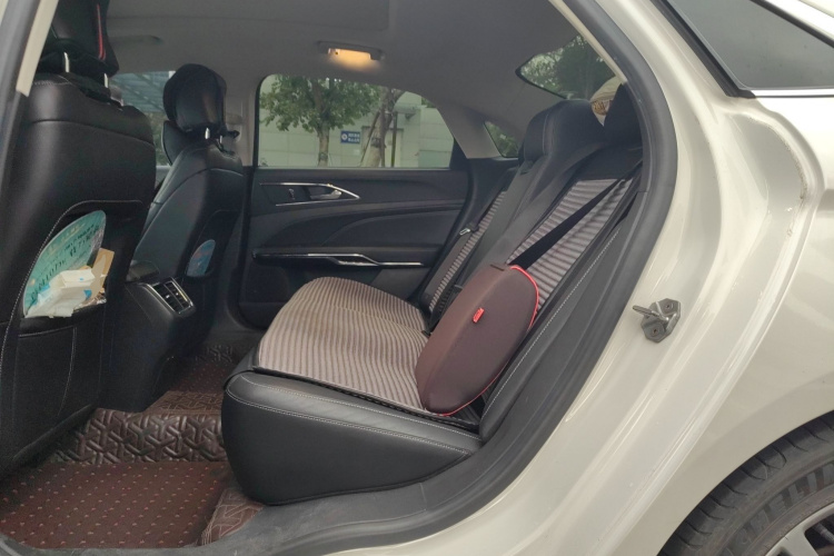 福特 金牛座 2015款 EcoBoost 245 豪华型中控内饰21