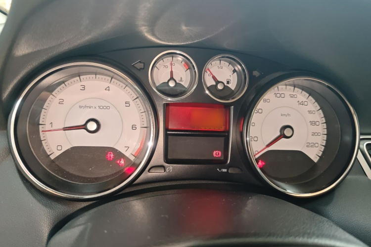 标致308 2014款 乐享版 经典 1.6L 自动优尚型局部细节14