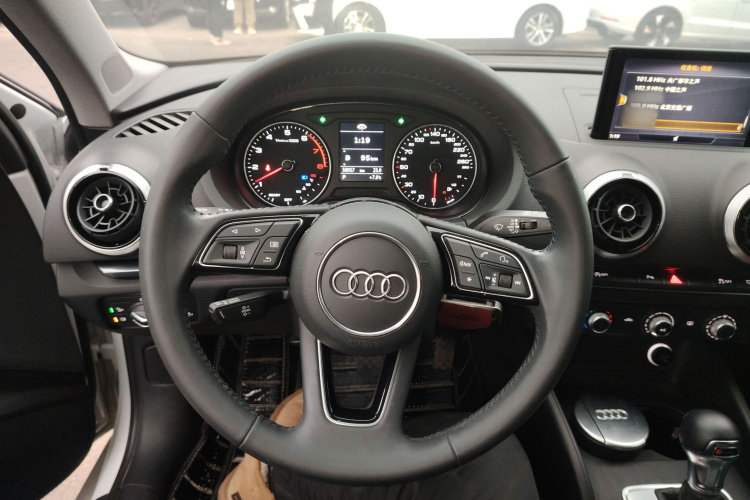 奥迪A3 2020款 Limousine 35 TFSI 时尚型 国VI中控内饰13