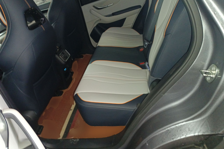 比亚迪 宋PLUS新能源 2024款 荣耀版 DM-i 71km 豪华型中控内饰21