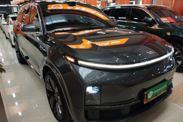 理想汽车 理想L9 2025款 Ultra 智能焕新版车身外观3