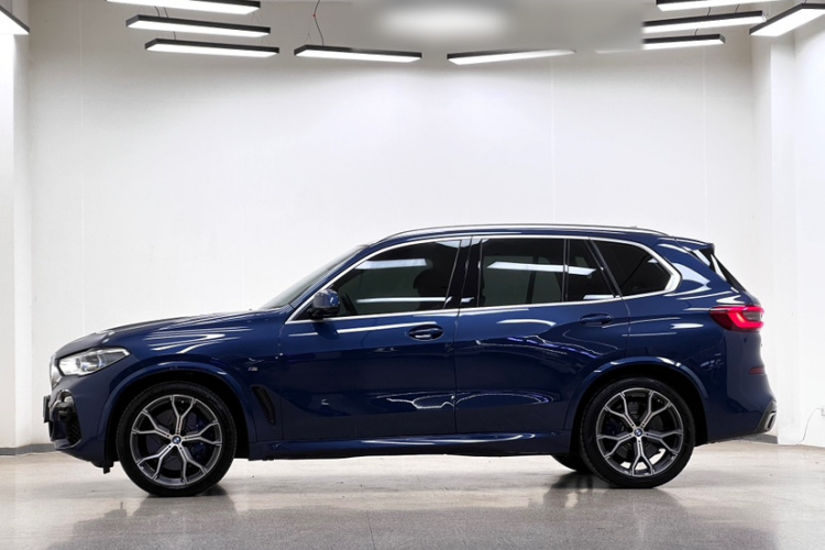 宝马X5(进口) 2019款 xDrive40i 尊享型 M运动套装车身外观6006