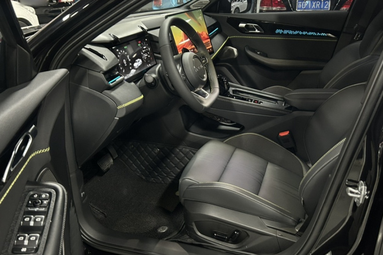 领克03 2026款 2.0TD 自动 Ultra中控内饰7002